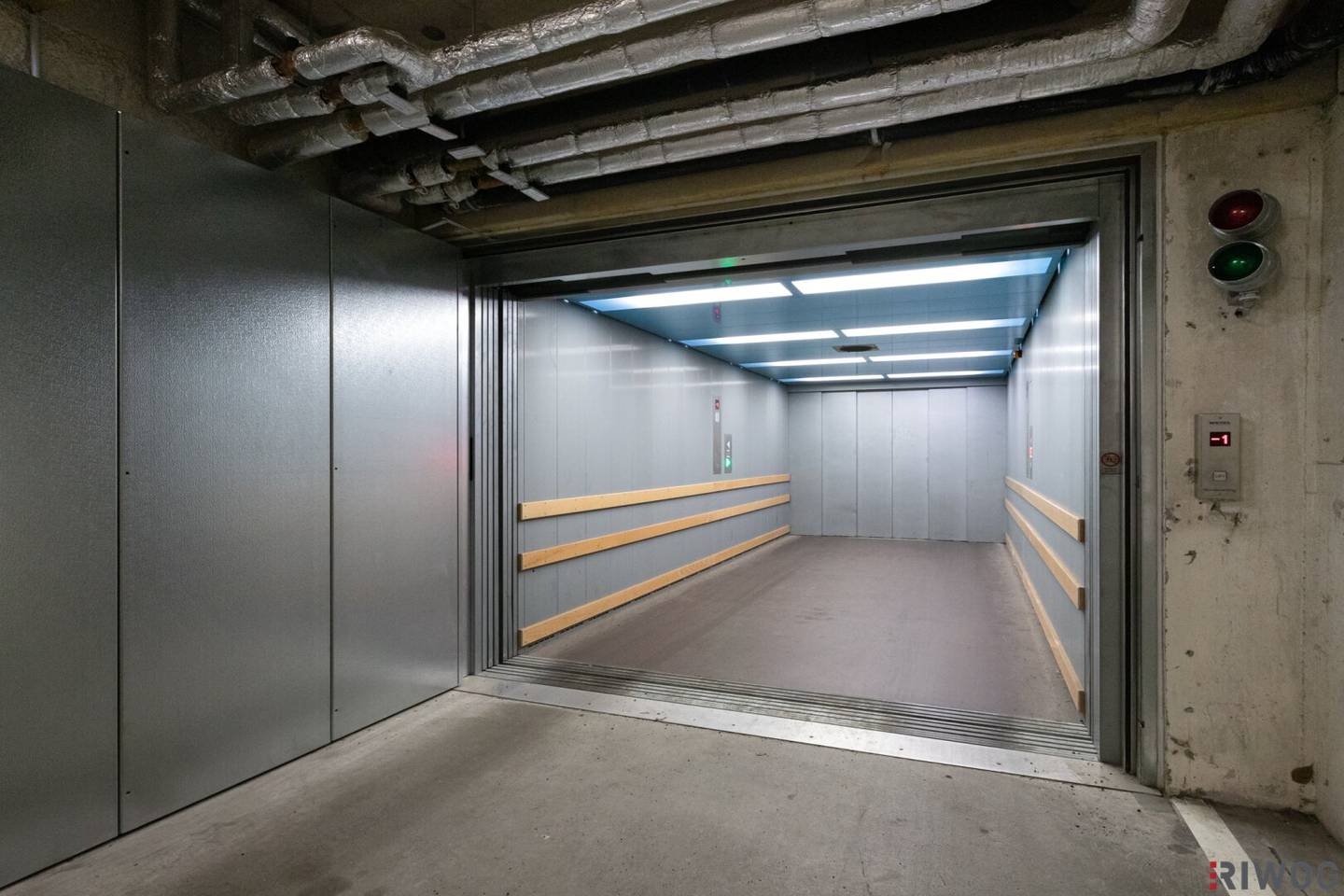 Garagenstellplatz mit AUTOLIFT in Neulerchenfeld || umfangreich saniert 2019