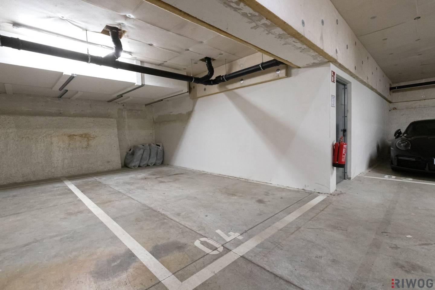Garagenstellplatz mit AUTOLIFT in Neulerchenfeld || umfangreich saniert 2019