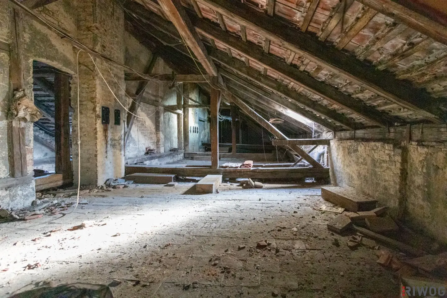 Building permit granted // Raw attic on Haberlgasse