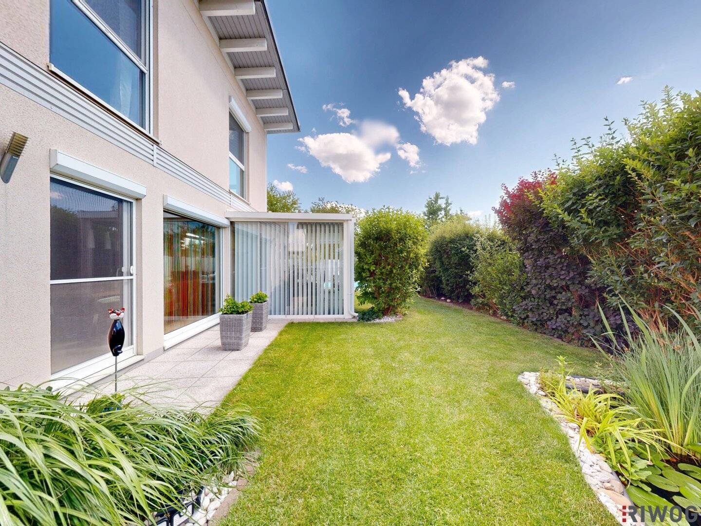 **Private Wohlfühloase mit Pool, Wintergarten & unverbaubarem Blick ins Grüne**