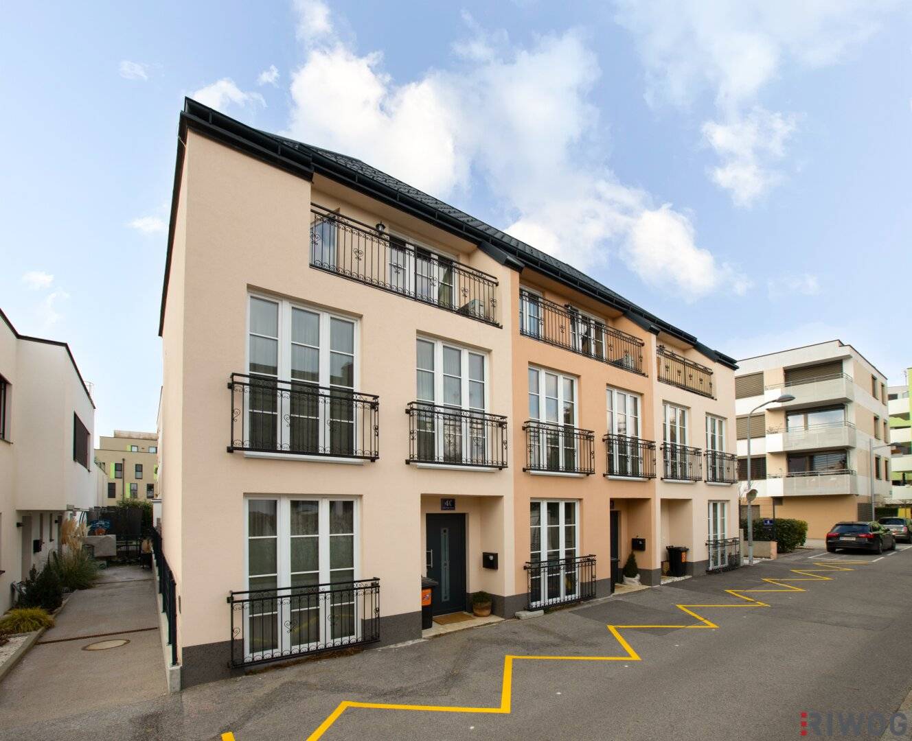 Nachhaltig vermietetes Anlagepaket mit ca. 376m² WNF | Ein Einfamilienhaus und drei Reihenhäuser | HMZ-Erhöhungen für 2026 & 2028 vereinbart
