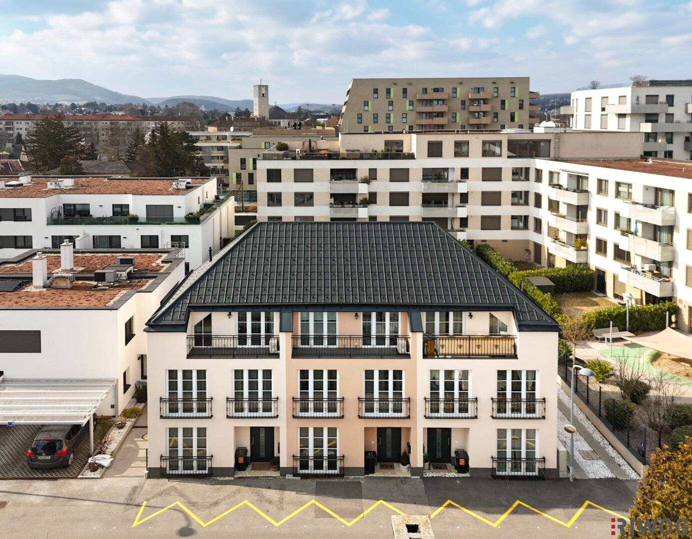 Nachhaltig vermietetes Anlagepaket mit ca. 376m² WNF | Ein Einfamilienhaus und drei Reihenhäuser | HMZ-Erhöhungen für 2026 & 2028 vereinbart