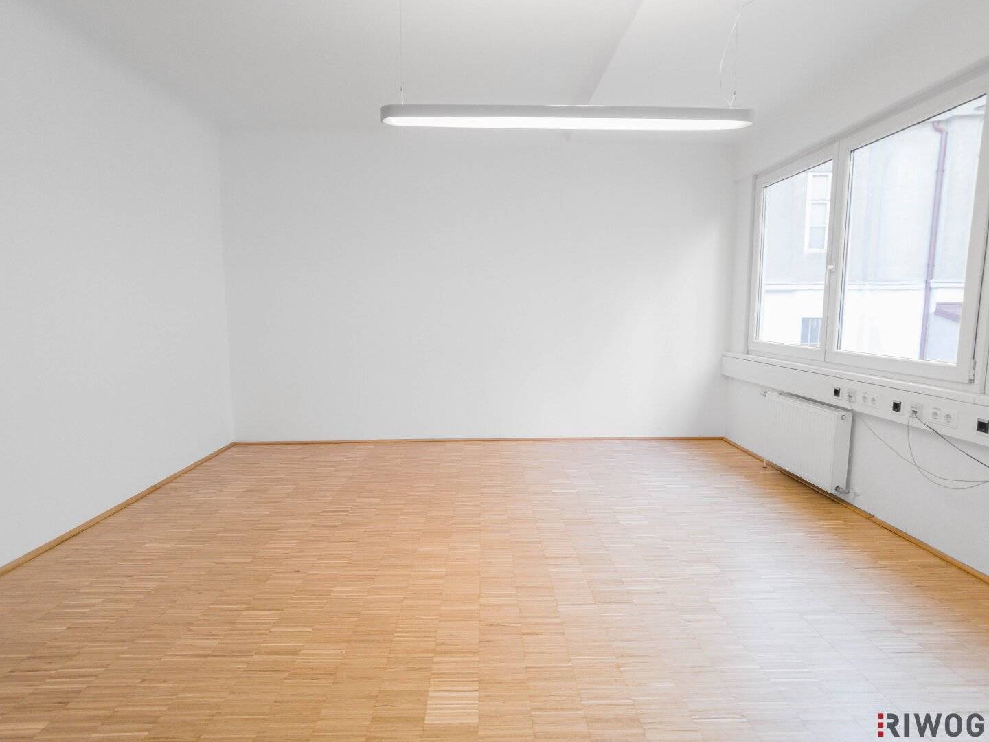 Topsaniertes, hofseitiges Büro mit 180m² & effizientem Grundriss beim Museumsquartier! Optionale Parkplätze vorhanden!