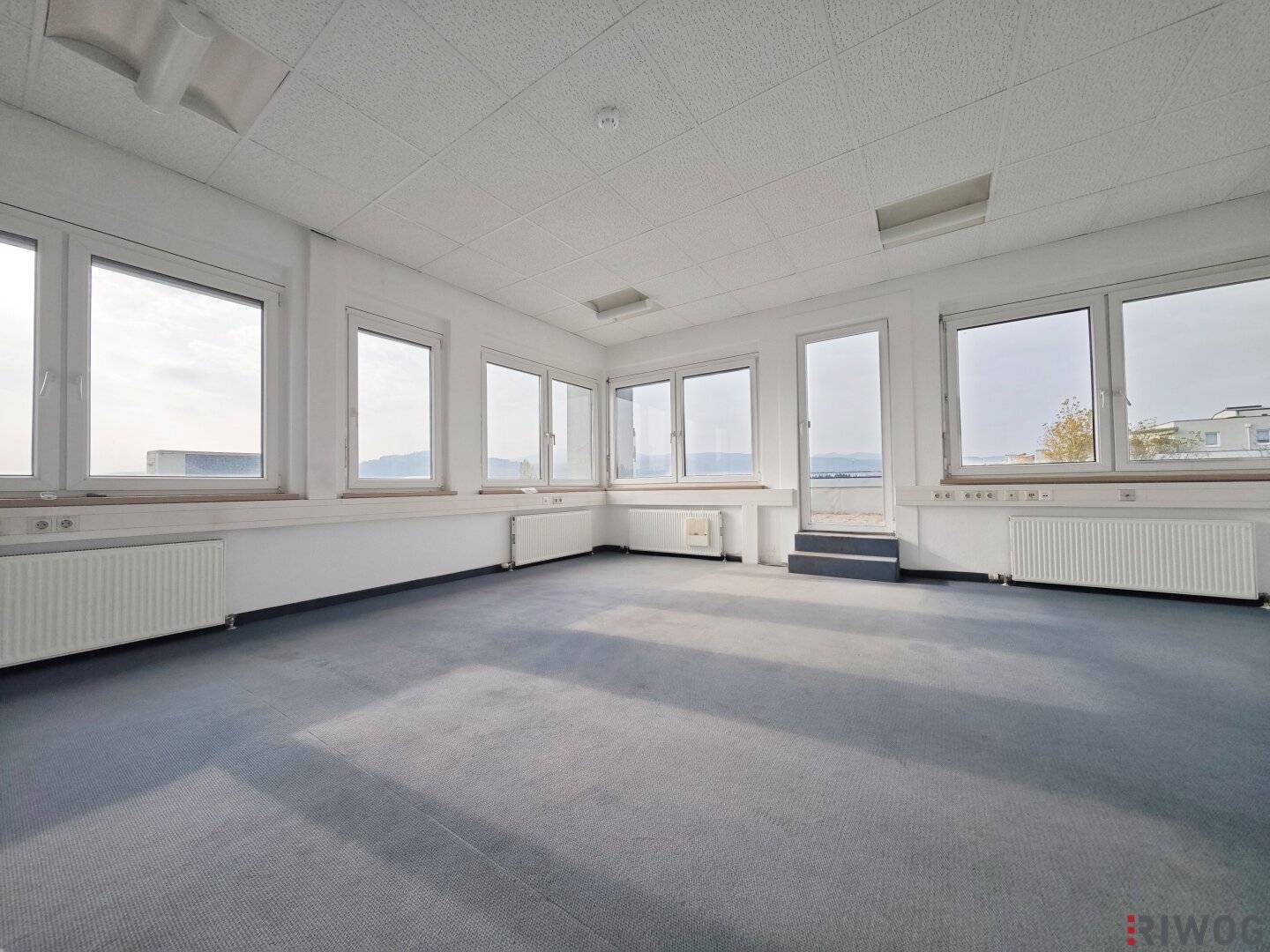 468 m² office with 111 m² terrace for exclusive use | Air Conditioning | Parking | Partial areas possible or expandable up to 668 m² | Optional ground floor storage room with 47 m²