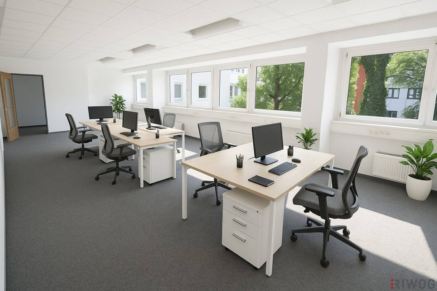 555m² Office Space | Adaptations by Arrangement Possible | Near the Subway | Short Term and Long Term Parking Spaces