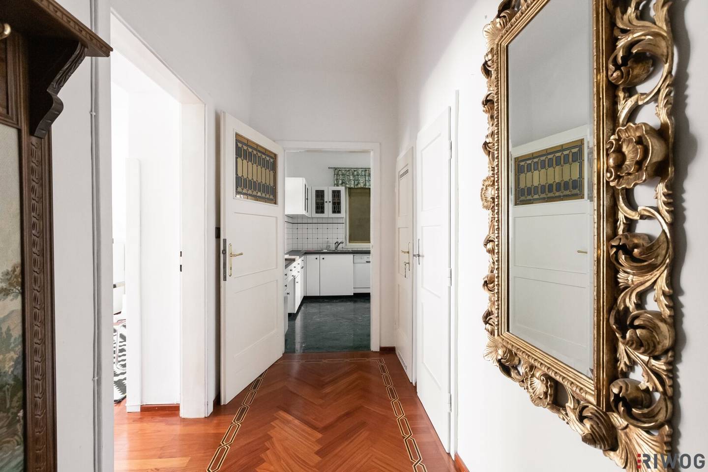 100 meters to the 1st district &amp; Schottentor | Light-filled | Courtyard-facing bedroom | Rented under a fixed-term lease until 09/2026
