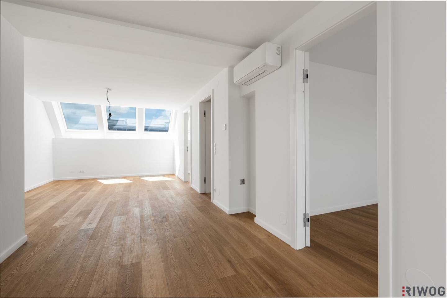 moderne DG-Wohnung mit Balkon I U4-U6 I Anlegerhit (ca 3,1% Rendite) I zwischen Westbahnhof und Wien Zeile