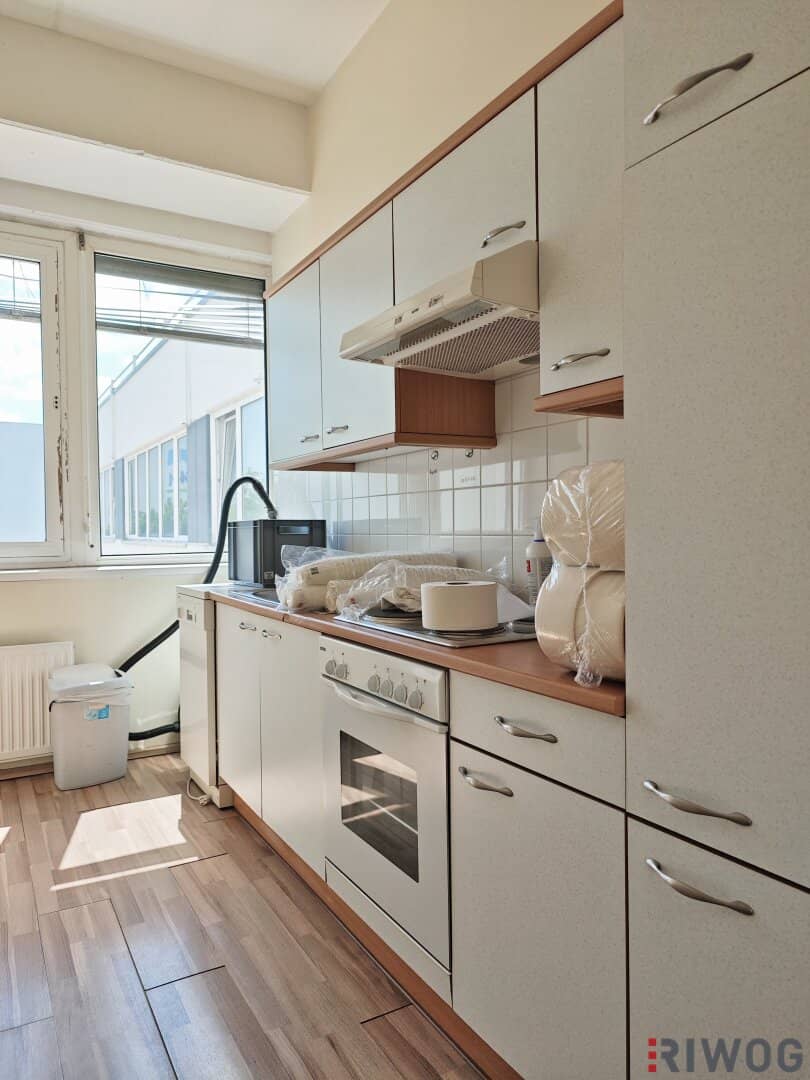Bright office with 113m² in IZ-Süd | Air Conditioning &amp; Parking Spaces | Tea Kitchen