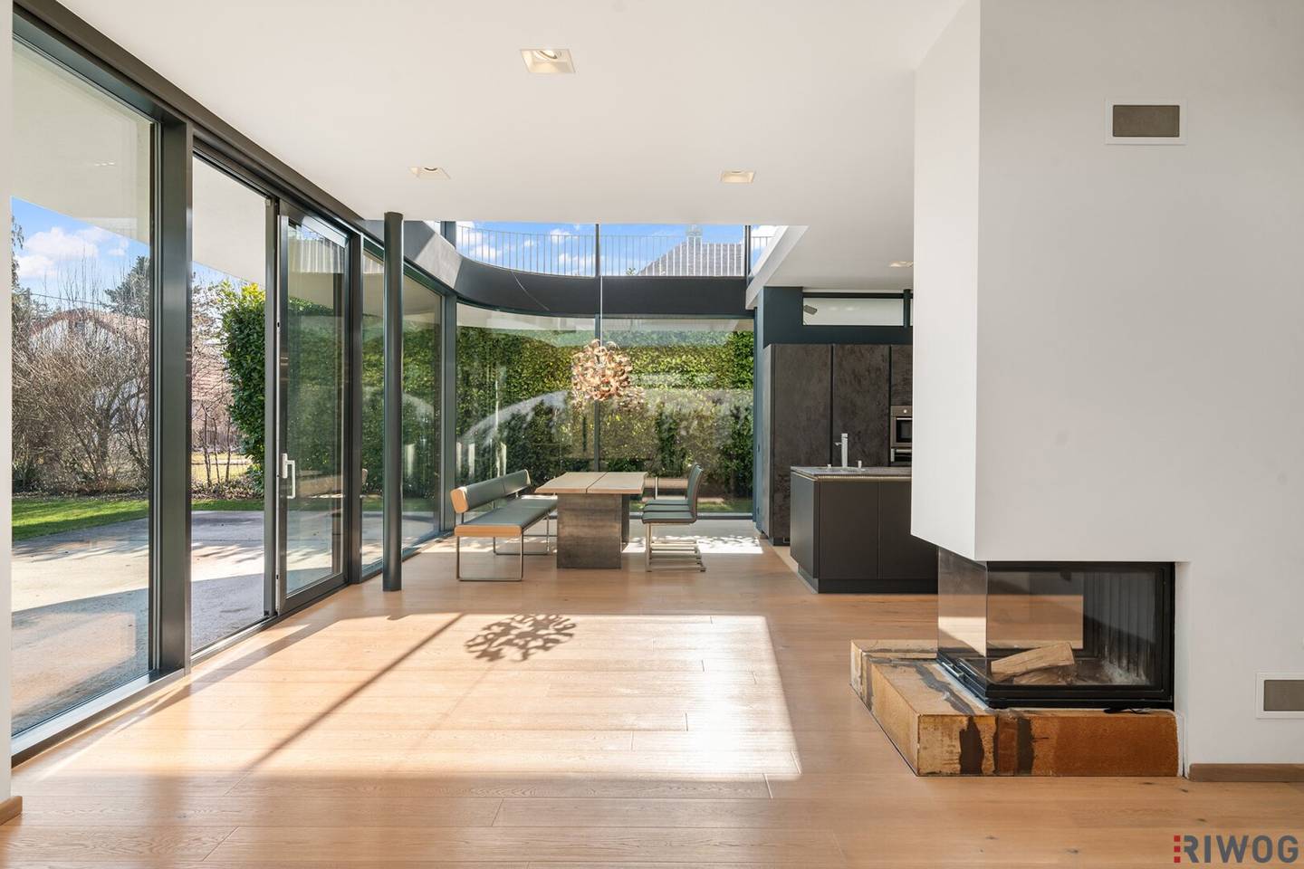 Moderne Architektenvilla | Ca. 20 min in den 1. Bezirk | Virtual Tour | 1000m² Eigengrund | Garage direkt im Haus