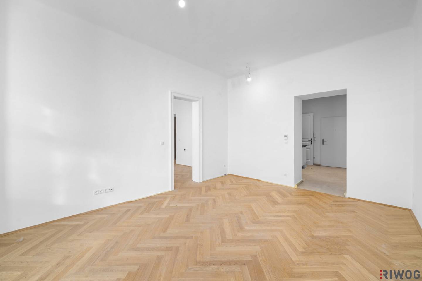 ERSTBEZUG IM ALTBAU II MODERNE KÜCHE  II NÄHE U-BAHN STATION U3 ENKPLATZ