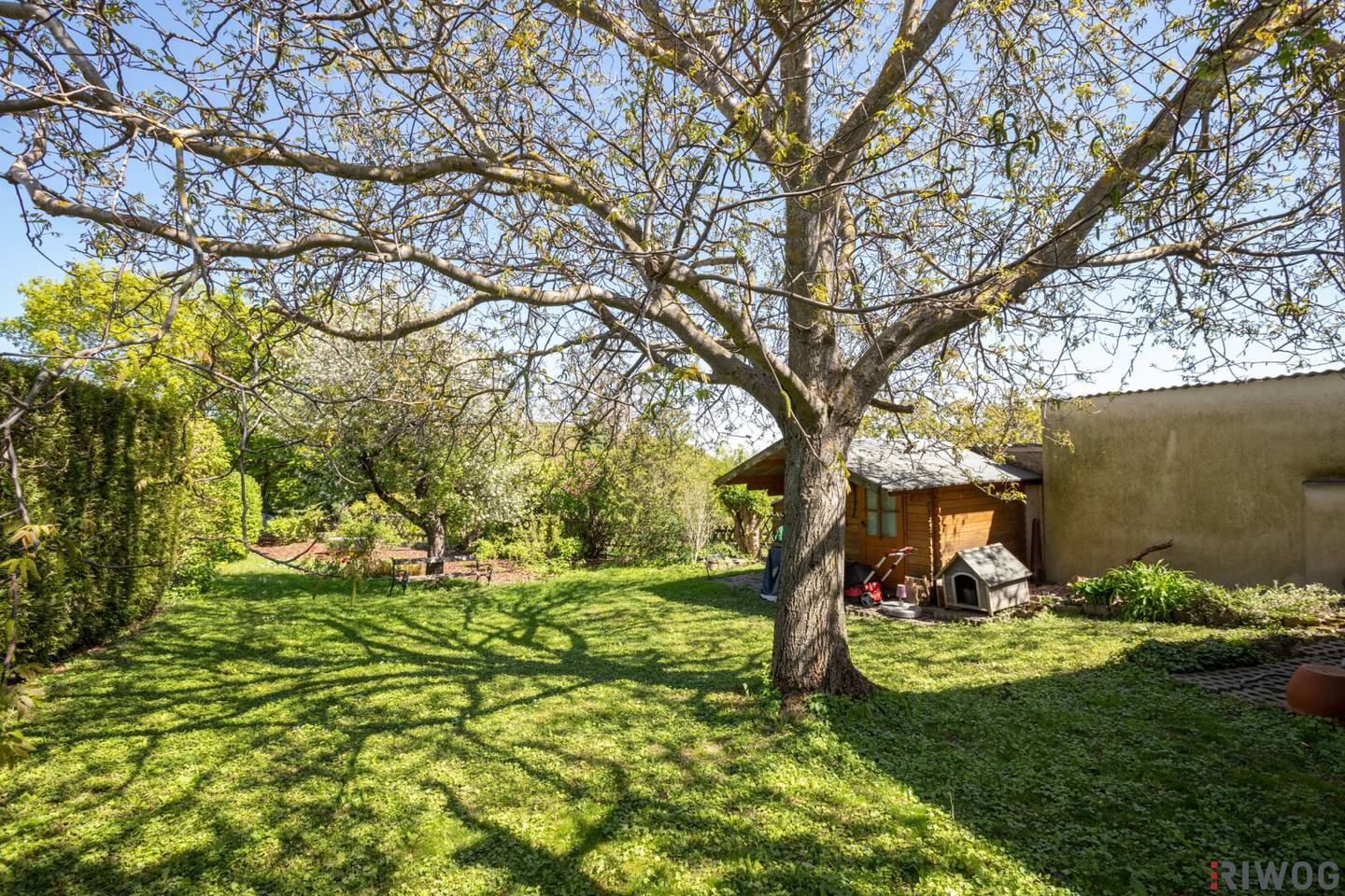 Familienleben im Grünen mit hervorragender Anbindung zu Wien – großzügiges Grundstück mit Haus und Garten in Gießhübl
