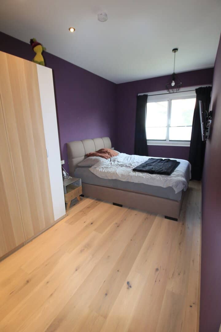 Neuwertige 4-Zi-EG-Wohnung in Sellrain, 115m², Tiefgarage, offene Küche, €395.000
