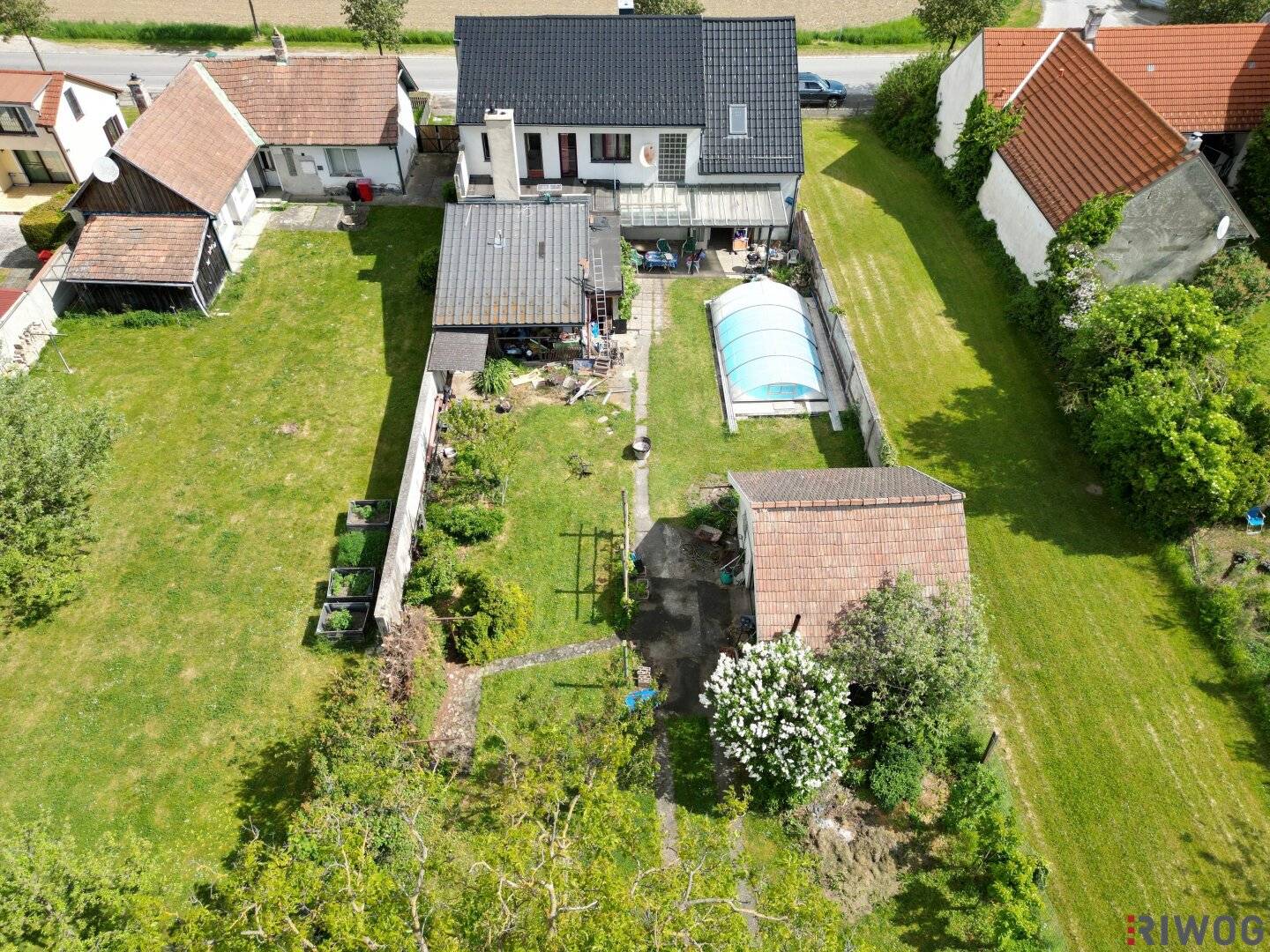 Herrliches Grundstück mit sanierungsbedürftigem Altbestand & Potential zum Ausbau | traumhafter Grund mit Pool, Werkstatt und Stadl