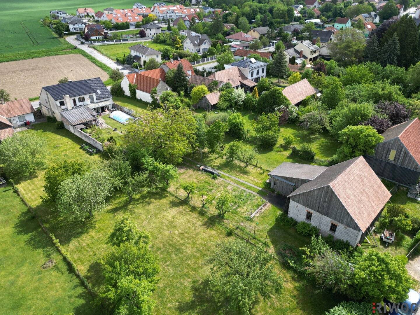 Herrliches Grundstück mit sanierungsbedürftigem Altbestand & Potential zum Ausbau | traumhafter Grund mit Pool, Werkstatt und Stadl