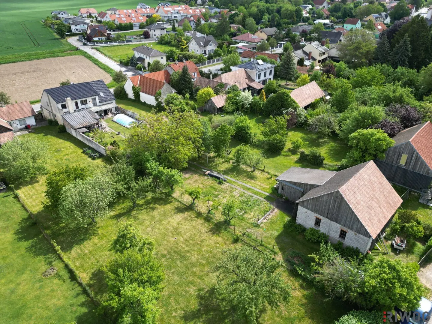 Herrliches Grundstück mit sanierungsbedürftigem Altbestand & Potential zum Ausbau | traumhafter Grund mit Pool, Werkstatt und Stadl