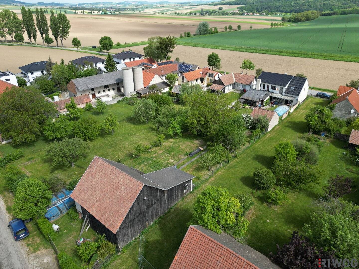 Herrliches Grundstück mit sanierungsbedürftigem Altbestand & Potential zum Ausbau | traumhafter Grund mit Pool, Werkstatt und Stadl