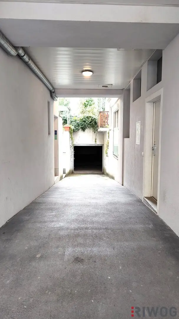 INVESTMENT II ENTIRE UNDERGROUND GARAGE IN OWNERSHIP II 6+1 PARKING SPACES II NEAR AKH II APPROX. 172 m² II ENTRY WIDTH APPROX. 2.14 m