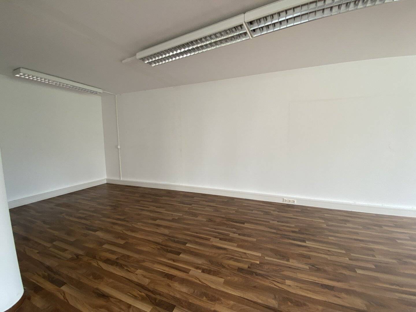 Office/Practice approximately 100 m² in Innsbruck, 1st Floor, Elevator, Prime Location
