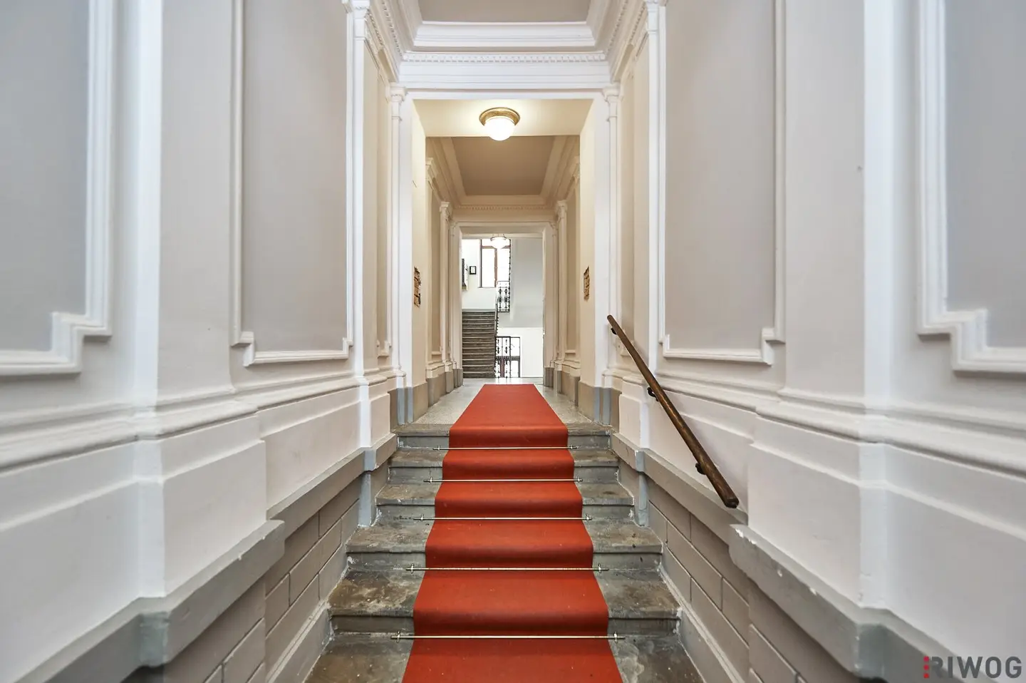 Investment in a prime location near the First District Long term tenanted old building apartment in courtyard location Representative turn of the century building on the 3rd floor