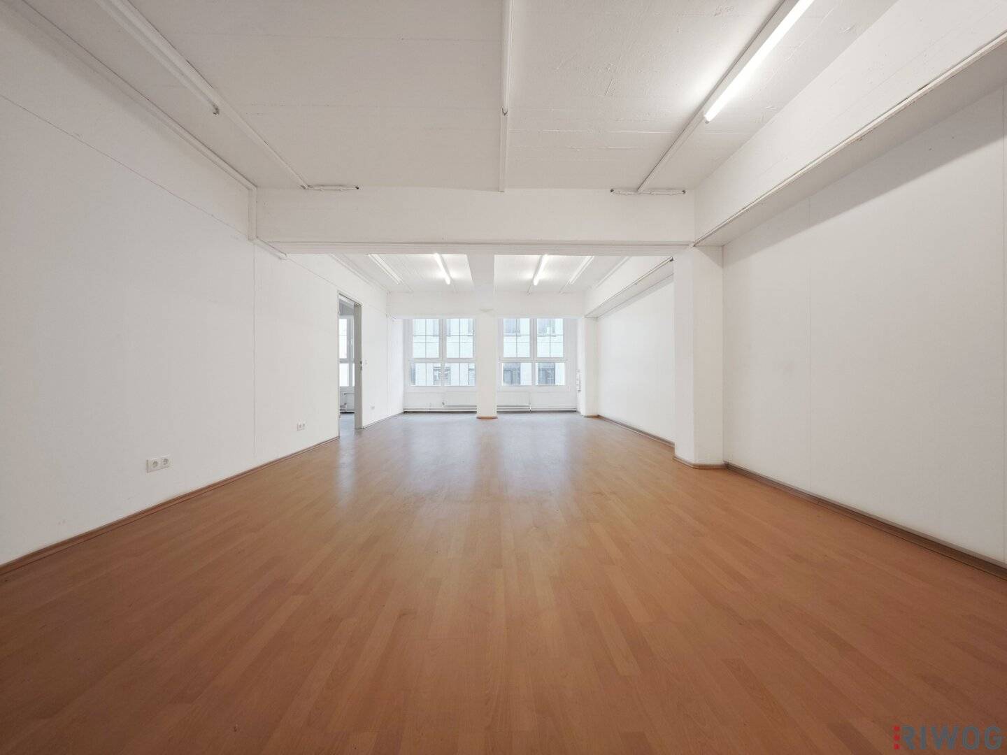 40m² Büro-/Ausstellungsfläche | mit Lastenaufzug | U-Bahhnähe | auch 75m² &amp; 115m² verfügbar
