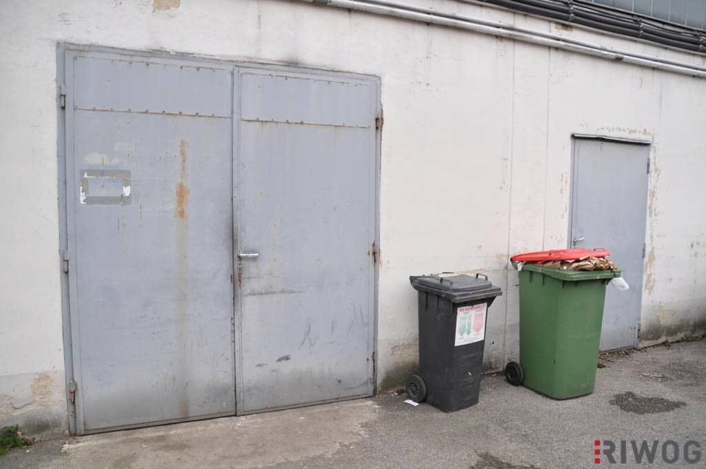 220m² single-story warehouse in Strebersdorf industrial area with optional office space