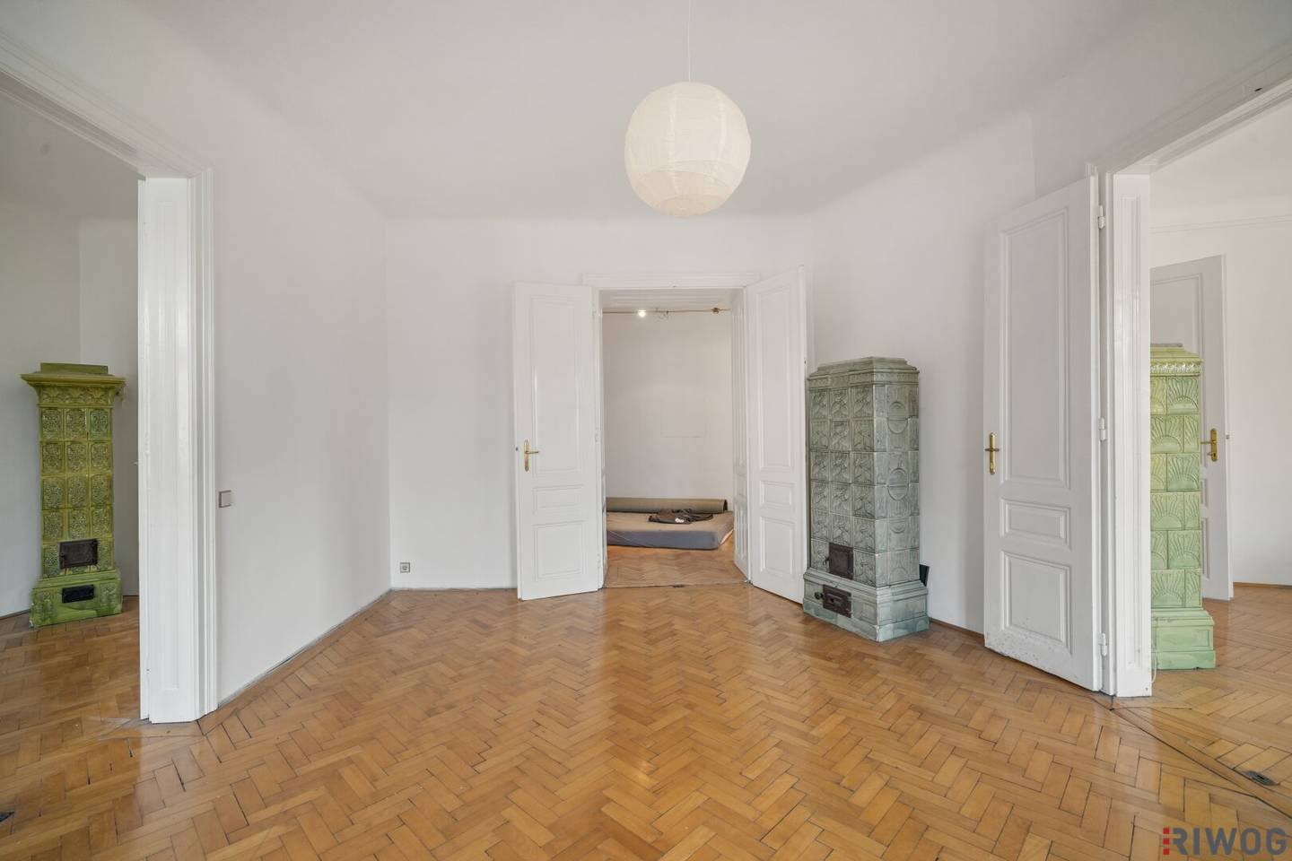 Old building in the green area of Hietzing near Küniglberg I Balcony optional I Style elements I Flexible floor plan I Near Hietzinger Bad and Tiroler Tor