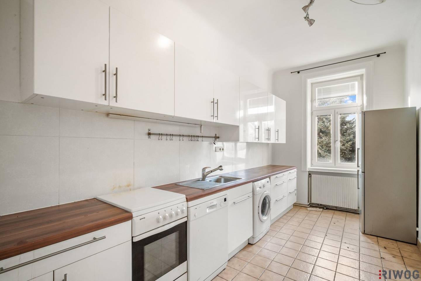 Old building in the green area of Hietzing near Küniglberg I Balcony optional I Style elements I Flexible floor plan I Near Hietzinger Bad and Tiroler Tor