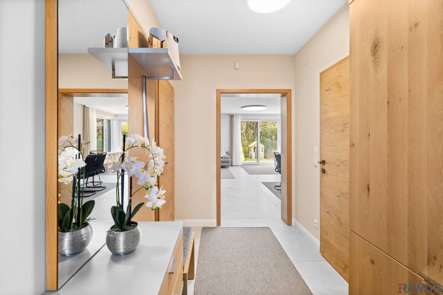 Modern semi-detached house in a quiet location | air-source heat pump | pool | a few minutes from Vienna