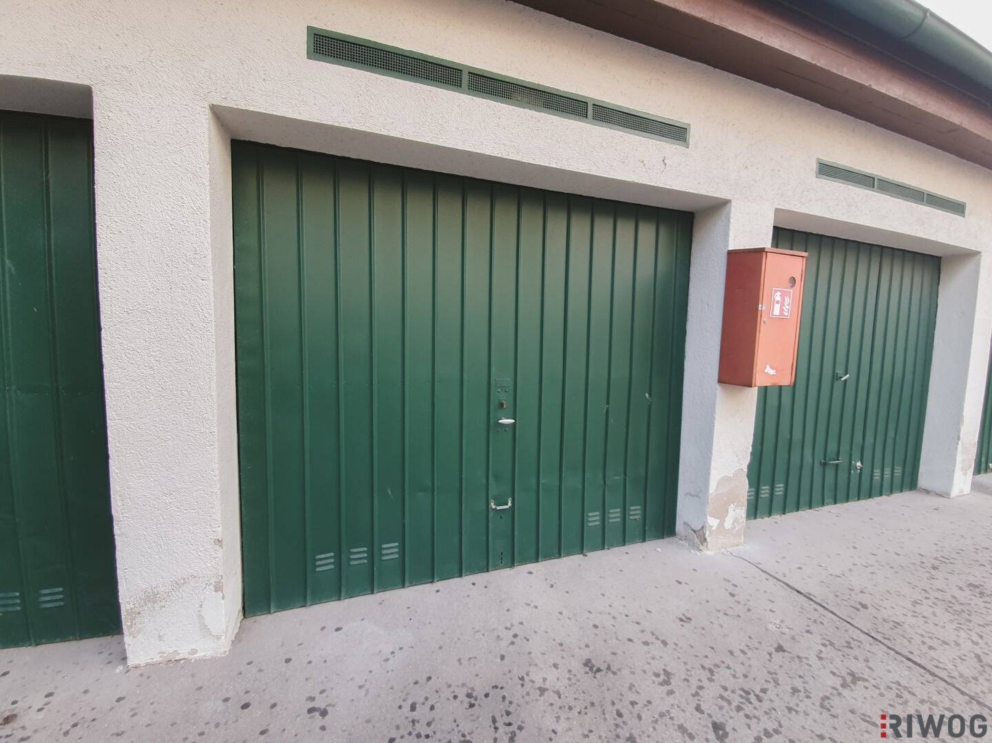 Garage box for rent with no fixed term near Floridsdorfer Spitz and Floridsdorf Station