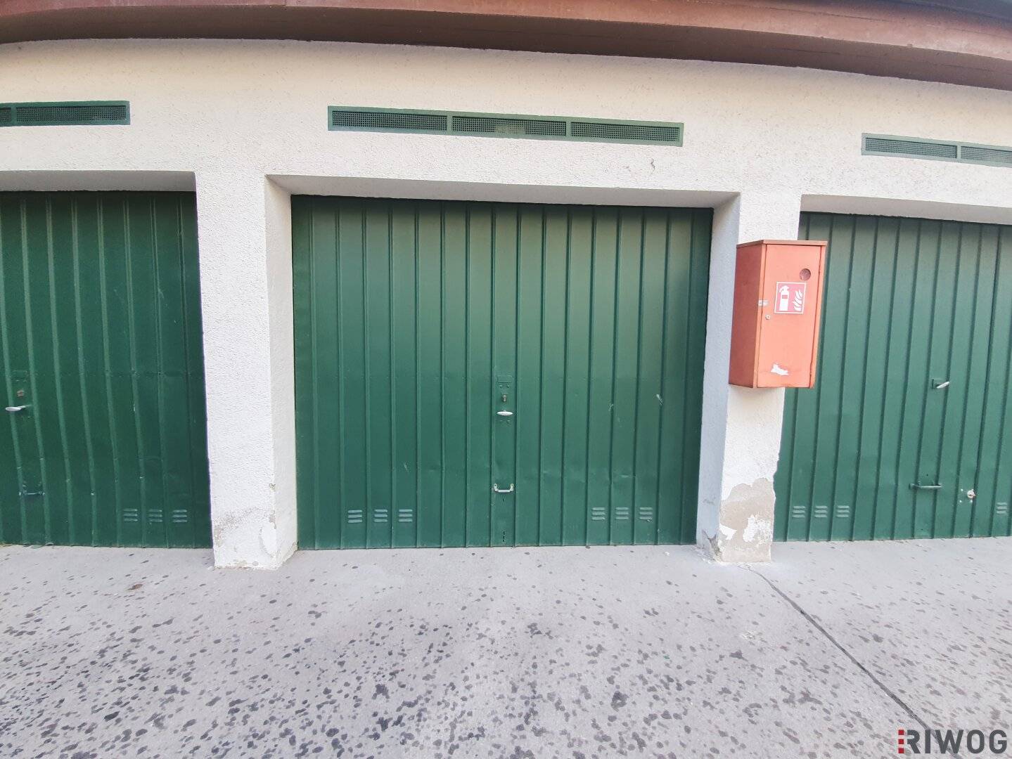 Garage box for rent with no fixed term near Floridsdorfer Spitz and Floridsdorf Station