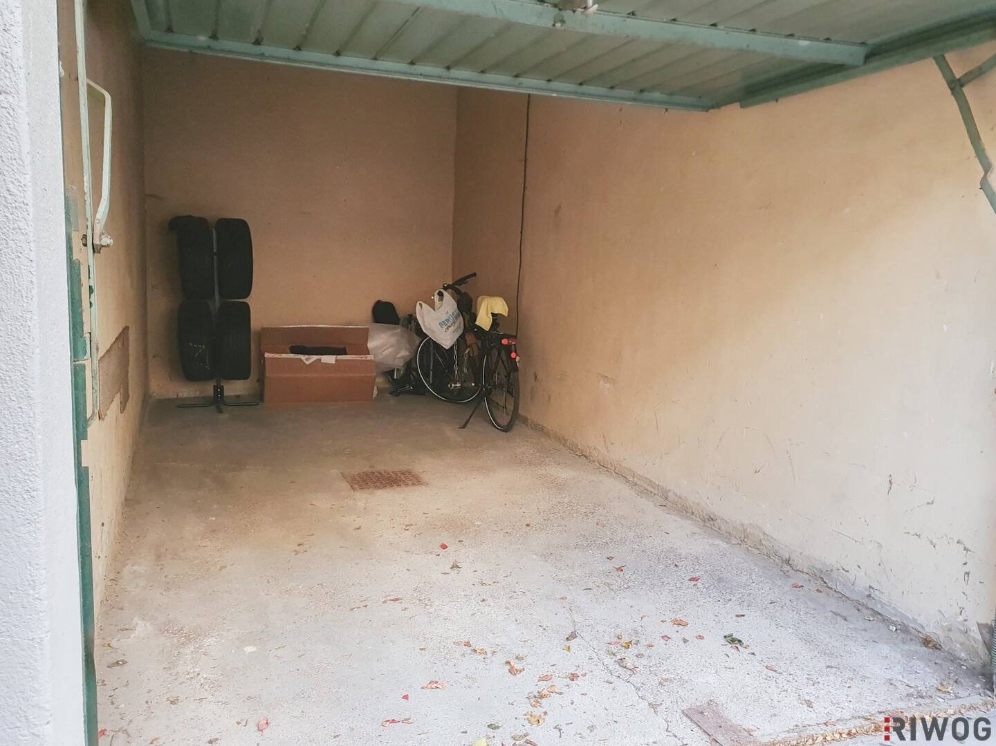Garage box for rent with no fixed term near Floridsdorfer Spitz and Floridsdorf Station