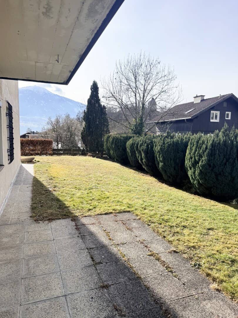 Price reduction !!! 2 in 1: You have the choice : Spacious apartment with 290 m² garden paradise available to buy immediately