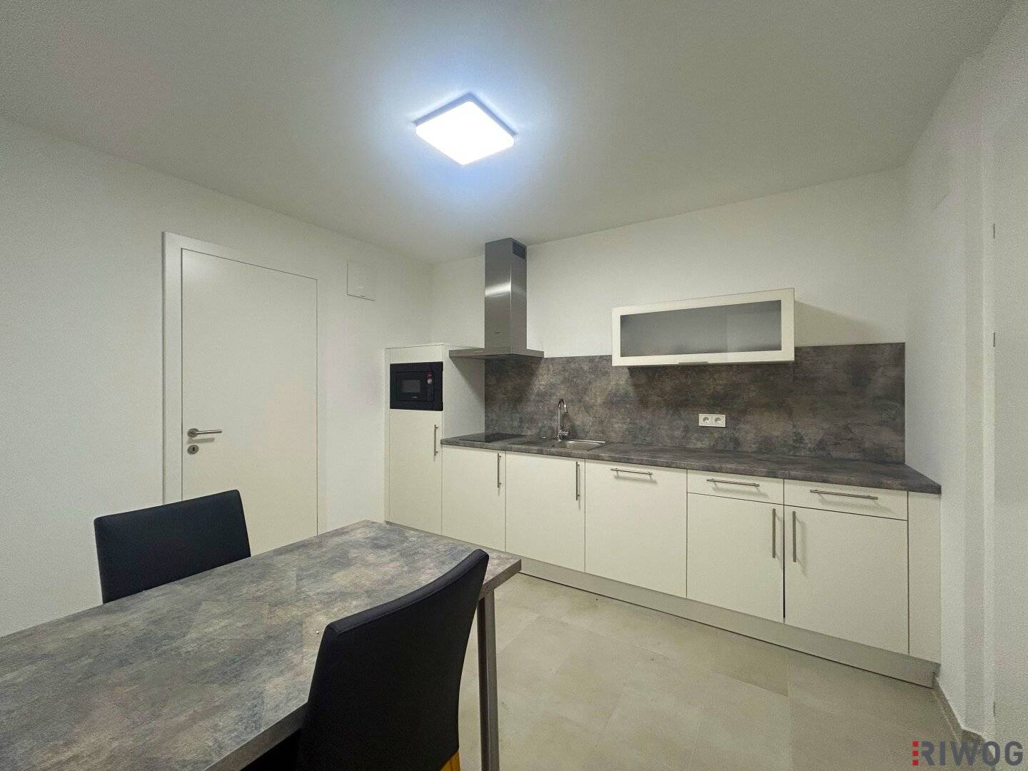 Your Office near U1 Kagraner Platz including kitchenette on Donaufelderstraße
