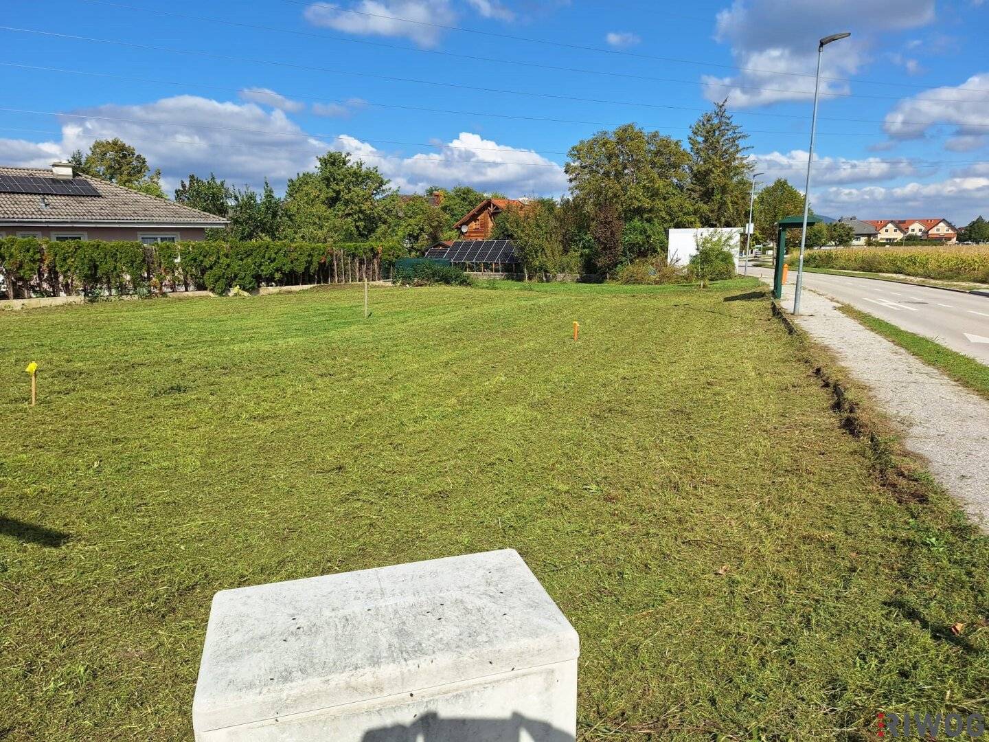 Perfektes  Eckgrundstück in sonninger Lage für Dopplhaus oder EFH