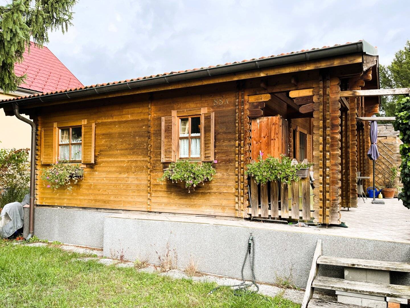 Einfamilienhaus mit Charme und Potenzial in der Schwarzlackenau - Pachtgrund