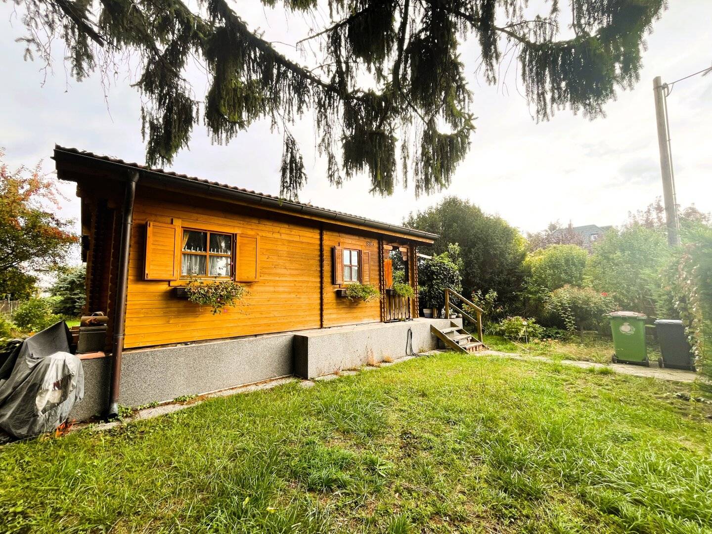Einfamilienhaus mit Charme und Potenzial in der Schwarzlackenau - Pachtgrund