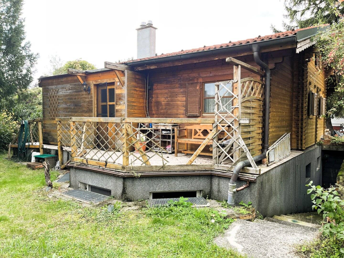 Einfamilienhaus mit Charme und Potenzial in der Schwarzlackenau - Pachtgrund