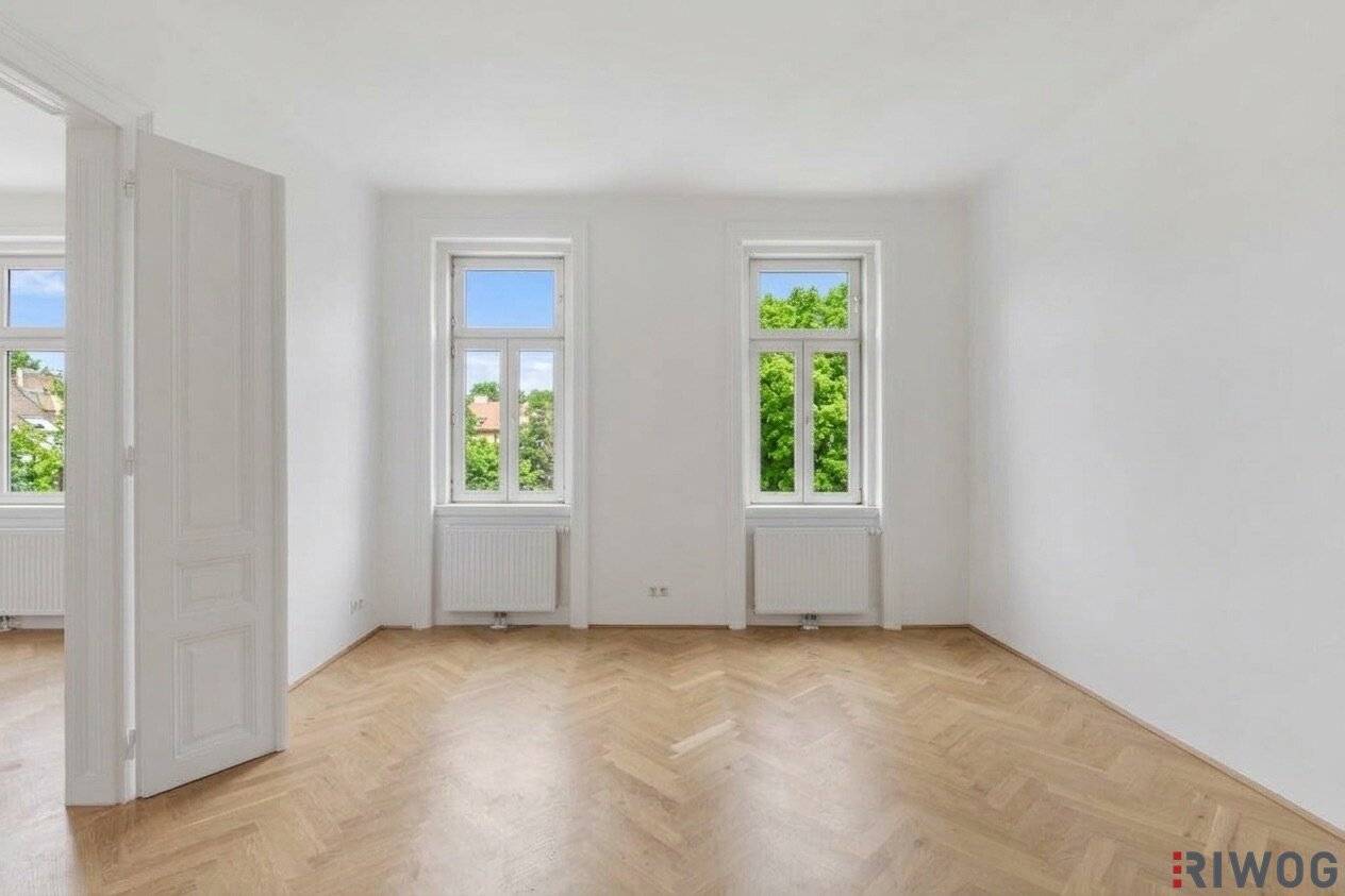 Renovated old building charm in the green surroundings of Hietzing Balcony optional 4 room variant between Schönbrunn and Lainzer Tiergarten near Hietzinger Bad and Tiroler Tor