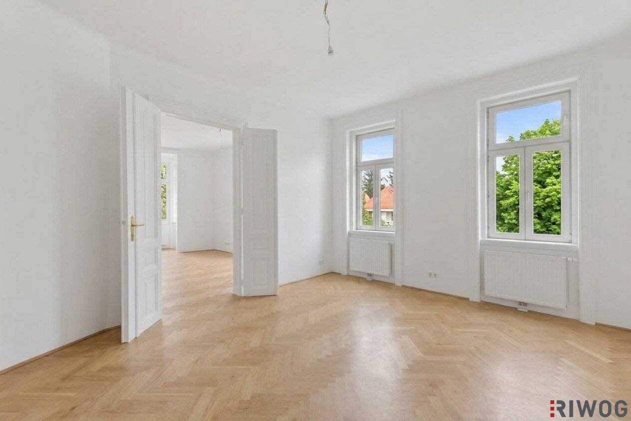 Renovated old building charm in the green surroundings of Hietzing Balcony optional 4 room variant between Schönbrunn and Lainzer Tiergarten near Hietzinger Bad and Tiroler Tor