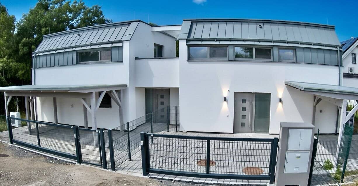 2353 Guntramsdorf, out into the private garden