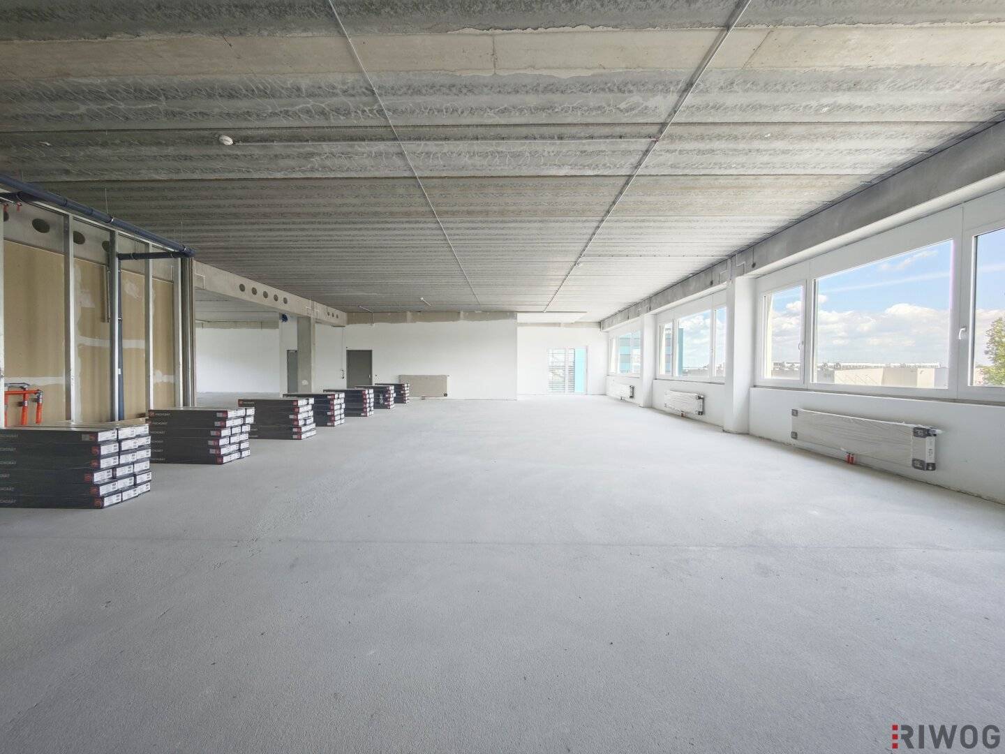 WIENBLICK | Fit-out to Tenant Requirements | First Occupancy after Completion | 733 m² Office Space with Parking