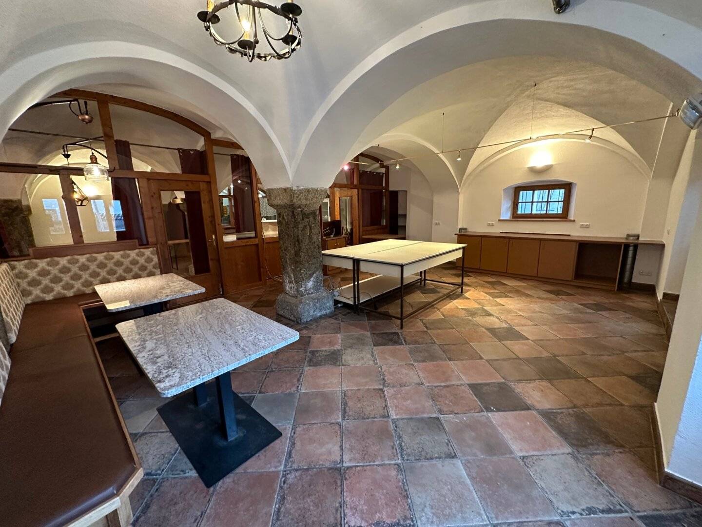 Commercial premises in Weer versatile in use