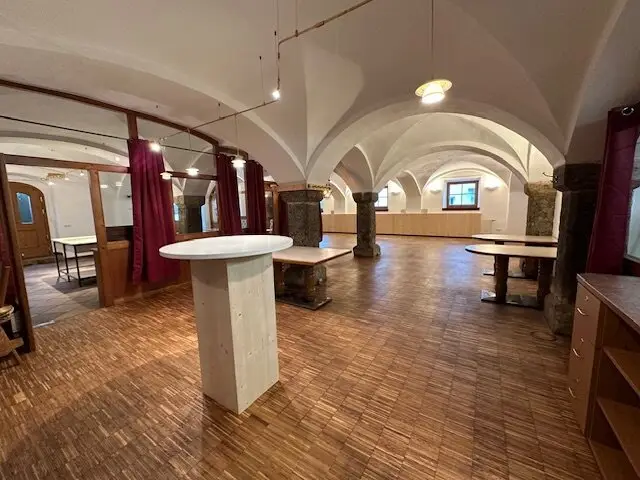 Geschäftslokal in Weer vielseitig verwendbar