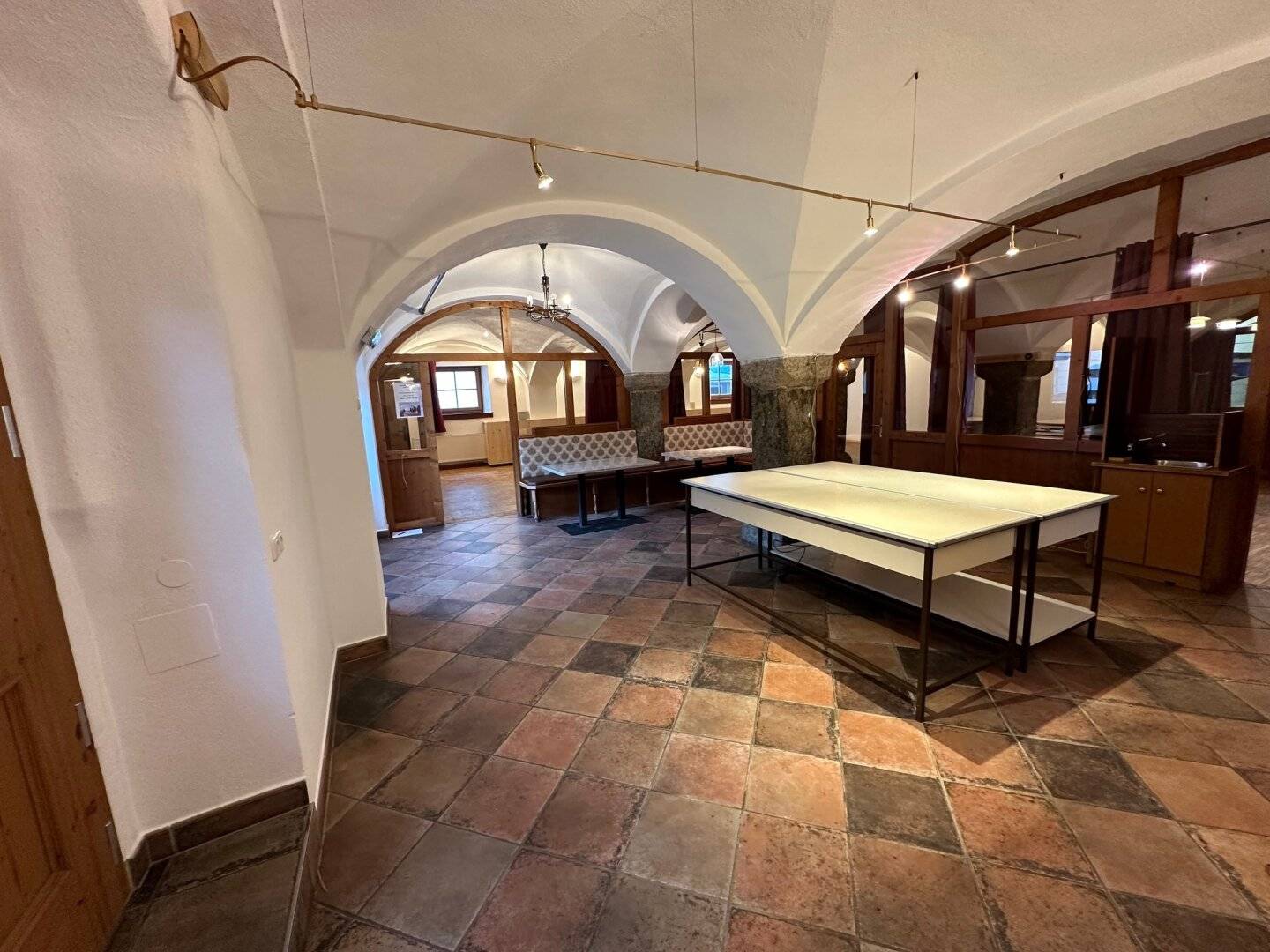 Commercial premises in Weer versatile in use