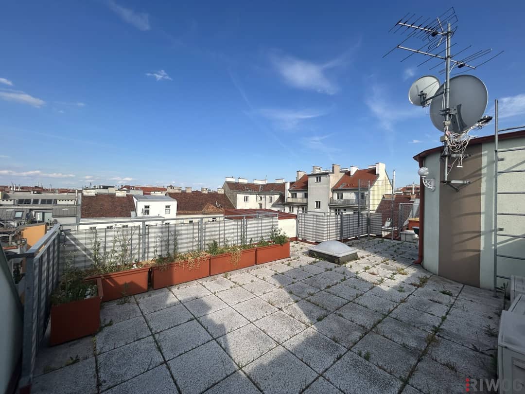 Near U4 / U6 Längenfeldgasse and Margaretengürtel I 60 m² roof terrace I elevator I air conditioning I second tenancy after general renovation