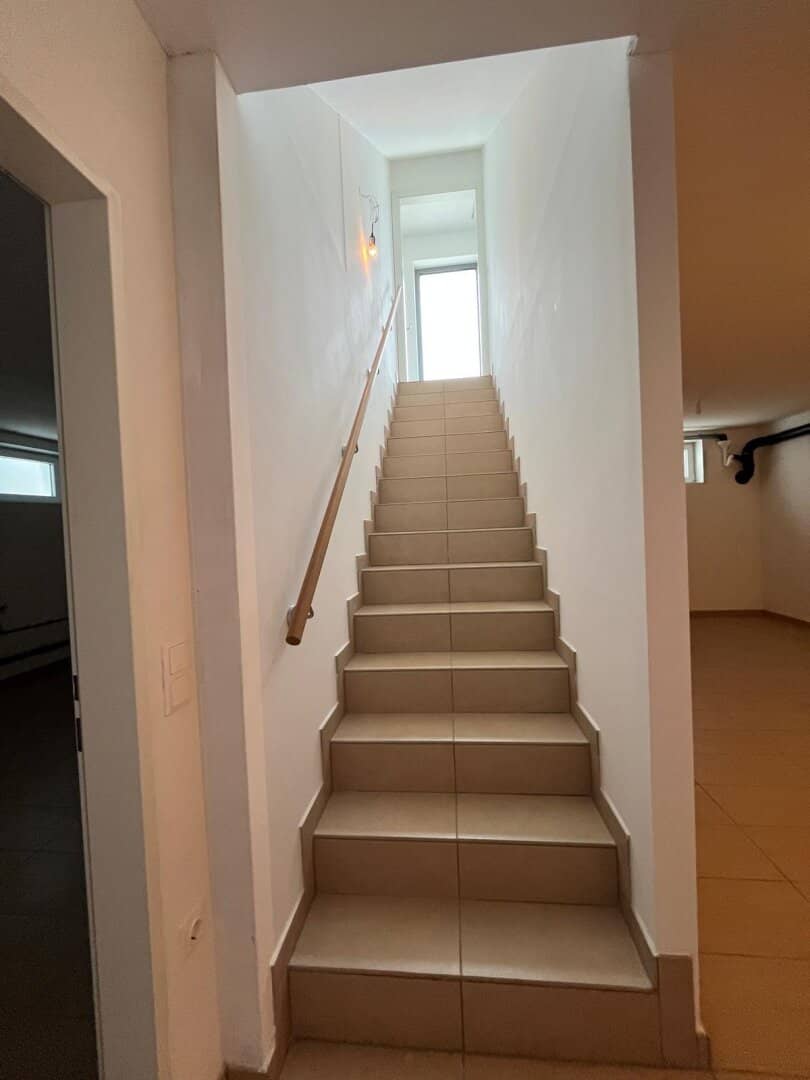 2353 Guntramsdorf, out into the private garden