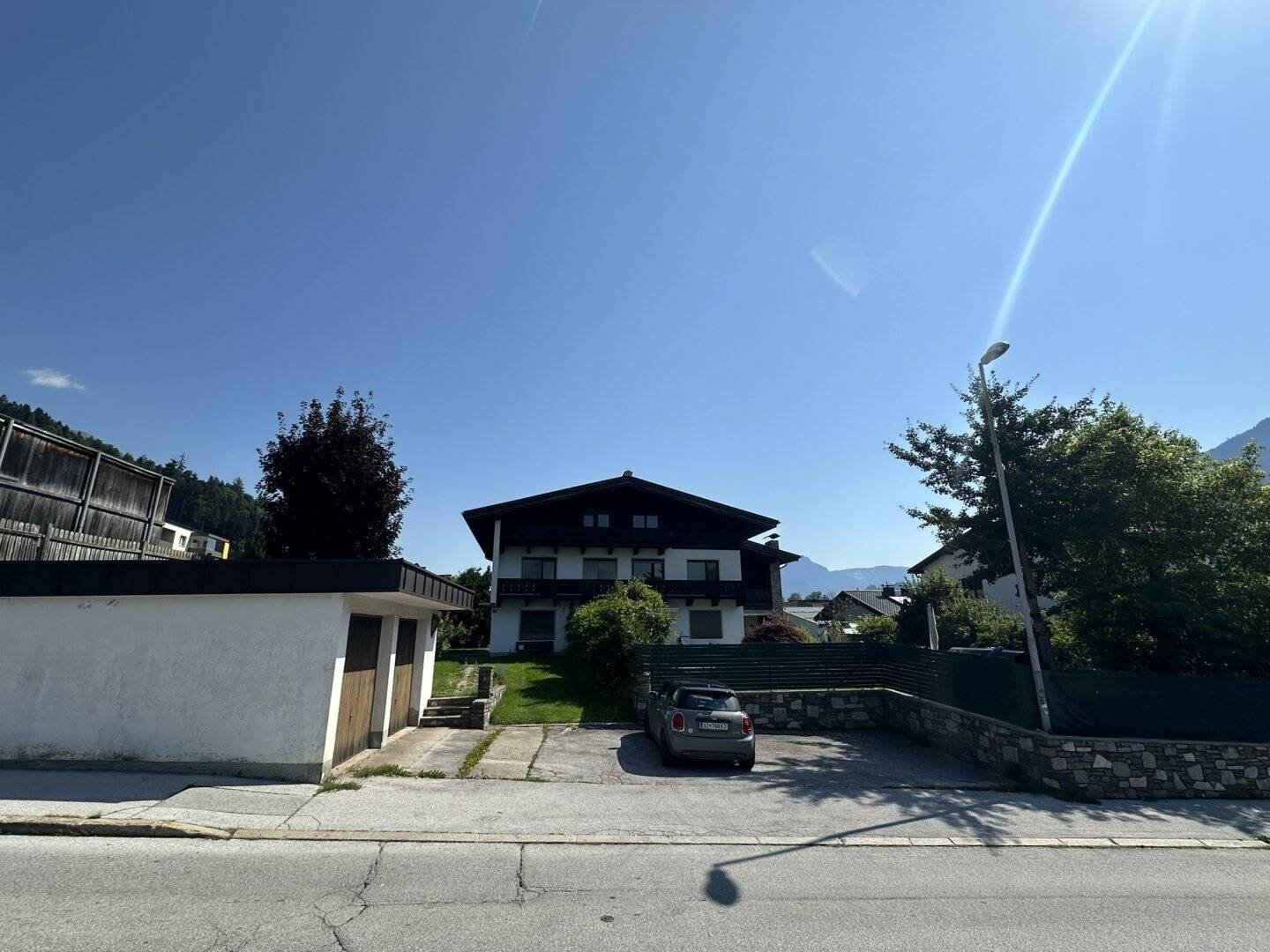 Großes Mehrfamilienhaus in zentraler Lage auf 1.372m² Grundstücksfläche
