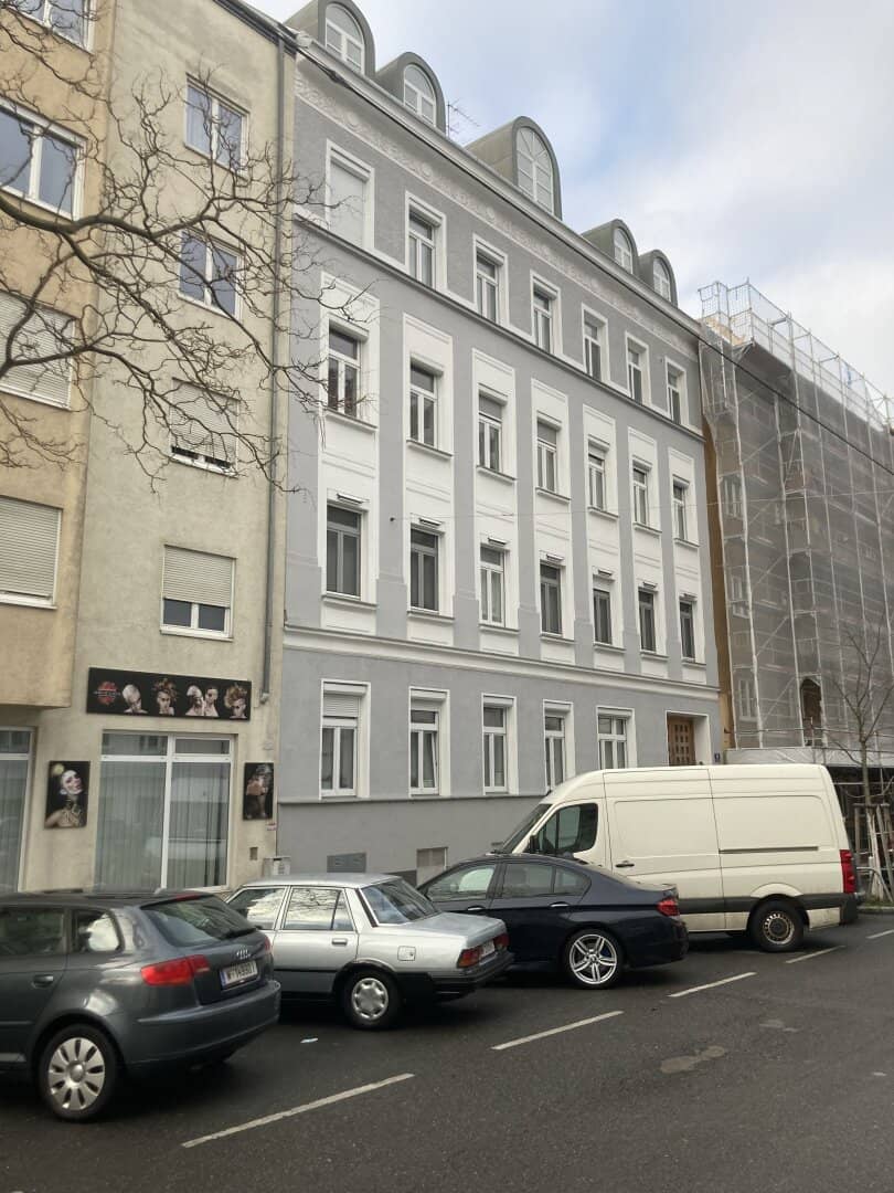 Barrier free warehouse, two units, between Meidlinger Friedhof and Europlaza