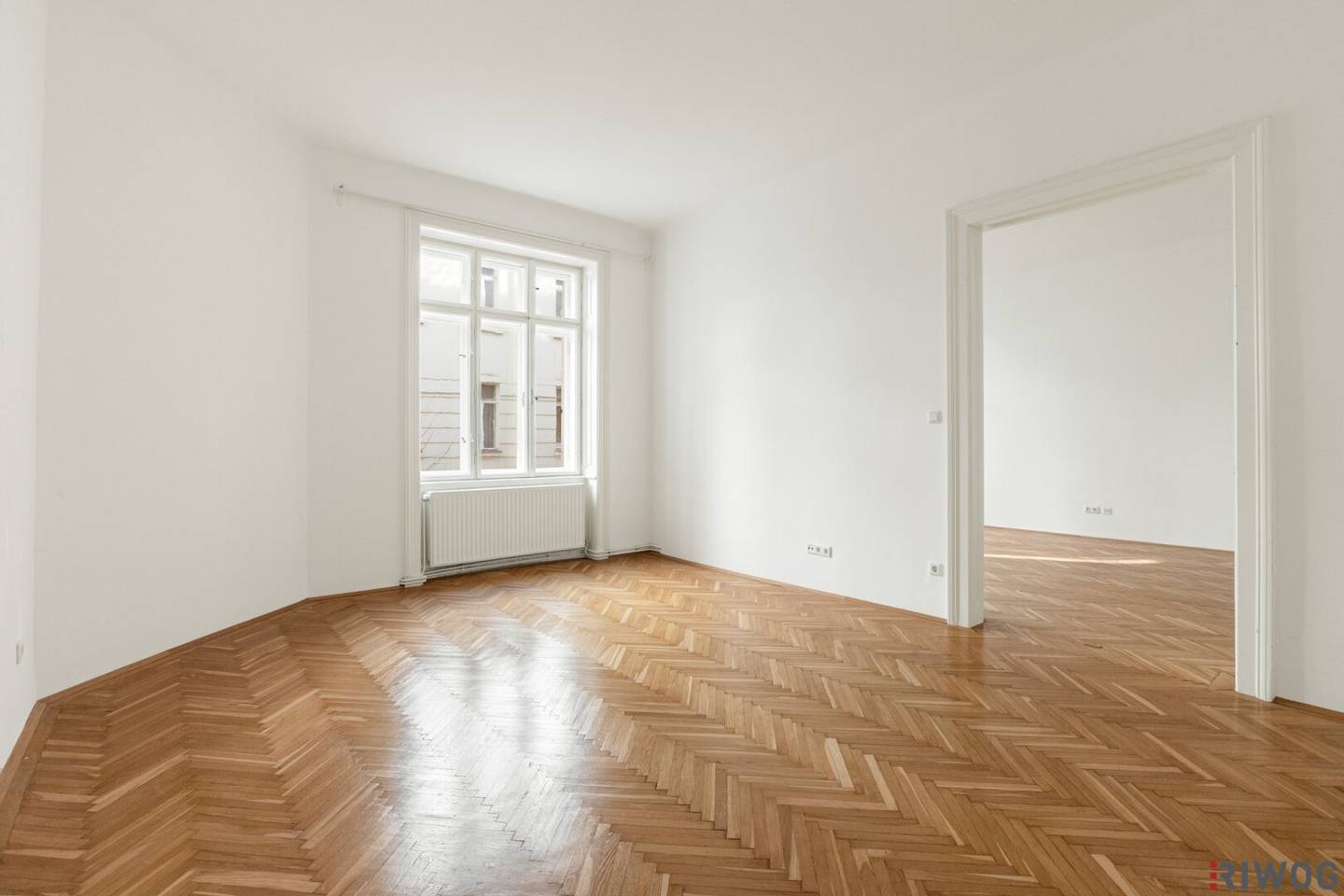 Fully courtyard-facing classic old-building apartment in the Jugendstil jewel Schottenfelder Hof | View into the green inner courtyard | Also ideal for shared living! (Note: No extraneous content)