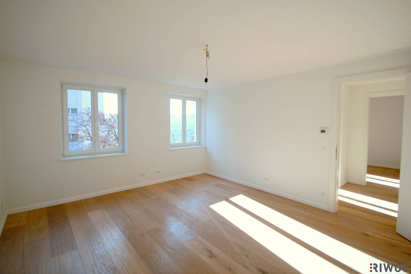 Sunny 2-room apartment with separate kitchen near Vorgartenmarkt leased until 03/2027 free rent